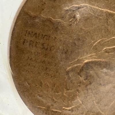 LOT 82: Bronze Metal Medallions: Harry S Truman, Franklin D Roosevelt, Warren Burger, Lydon B Johnson, Robert W Woolley