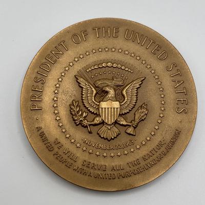 LOT 82: Bronze Metal Medallions: Harry S Truman, Franklin D Roosevelt, Warren Burger, Lydon B Johnson, Robert W Woolley