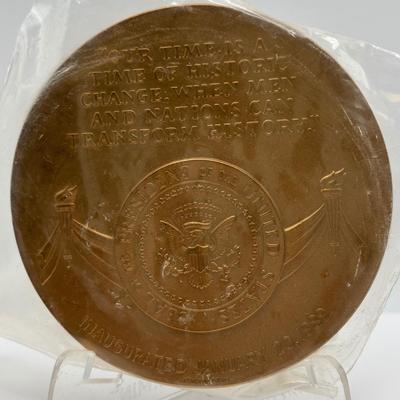 LOT 83: Collectible Bronze Metals Medallions: George Bush, Calvin Coolidge, Franklin D Roosevelt, Warren E Burger, Robert Woolley