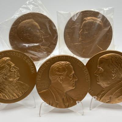 LOT 83: Collectible Bronze Metals Medallions: George Bush, Calvin Coolidge, Franklin D Roosevelt, Warren E Burger, Robert Woolley