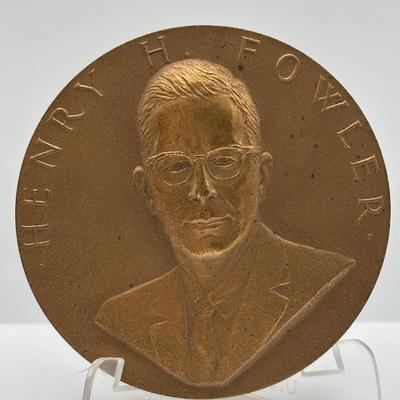 LOT 84: Collectible Bronze Metal Medallions: Henry H Fowler, US Treasury, Andrew W. Mellon, Henry Morgenthau Jr., George M Humphrey