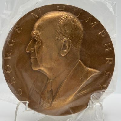 LOT 85: Collectible Bronze Metal Medallions: William H Brett, F. H. von Engelken, William Woodin, George M Humphrey & Others