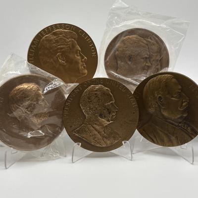 LOT 89: Collectible Presidents of the United States Bronze Metal Medallions: Richard M Nixon, William H Taft, Ulysses S Grant, William J...