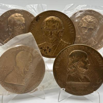 LOT 95: Assortment of Five (5) Bronze Metal Medallions: Charles Lindbergh, Benjamin Franklin, Joseph W Barker and Others