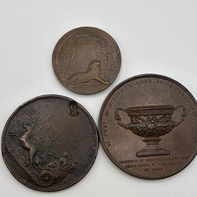 LOT 108: Medal/Medallions: King George II, Peace, Sir Edward Tomasons Warwick Vase, French Military, Wellington Statue, Princess...