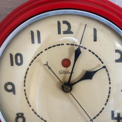 VINTAGE TELECHRON CLOCK AND VINTAGE AMERICAN BELL ROTARY PHONE