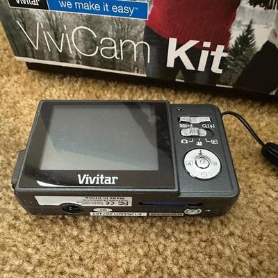 VIVITAR VIVICAM8690, MEMOREX VCR, VINTAGE PHONE AND CLOCKS