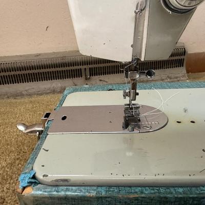 VINTAGE DOMESTIC SEWING MACHINE
