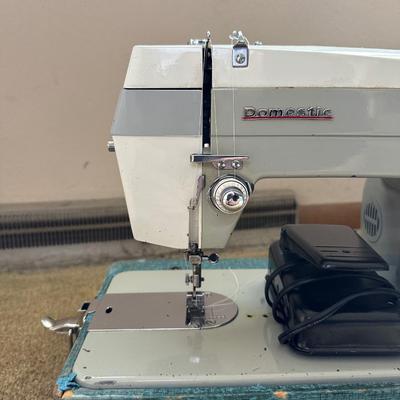 VINTAGE DOMESTIC SEWING MACHINE