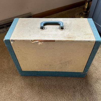 VINTAGE DOMESTIC SEWING MACHINE