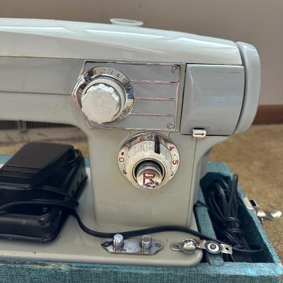 VINTAGE DOMESTIC SEWING MACHINE