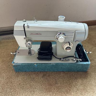 VINTAGE DOMESTIC SEWING MACHINE