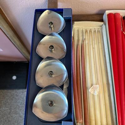 VARIOUS LOT OF CANDLES