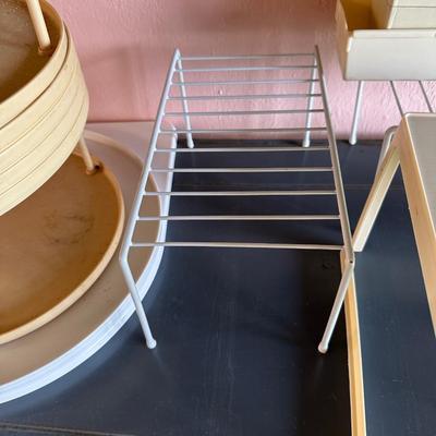 KITCHEN CABINET ORGANIZERS AND STORAGE RACKS