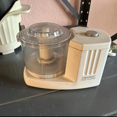 RIVAL SMOKELESS INDOOR ELECTRIC GRILL, CHEFMATE FOOD CHOPPER, NORDIC WARE ELECTRIC MULTI-FRI AND SMALL MIXER