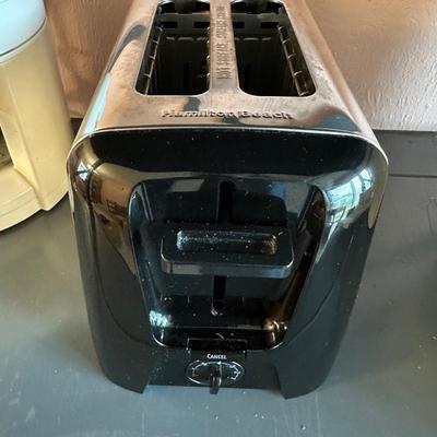BLACK & DECKER AUTOMATIC JAR OPENER, HAMILTON BEACH TOASTER AND RIVAL YOGURT AND ICE CREAM MAKER
