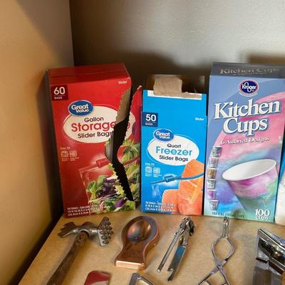 KITCHEN UTENSILS, STORAGE BAGS, NAPKINS AND MORE