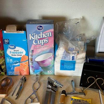 KITCHEN UTENSILS, STORAGE BAGS, NAPKINS AND MORE