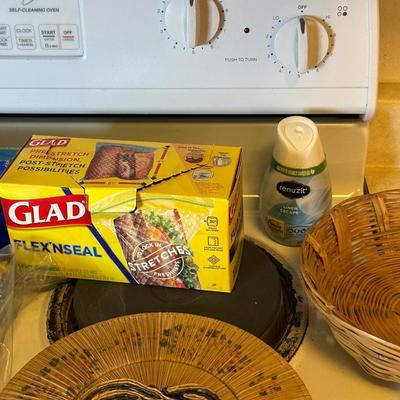 KITCHEN UTENSILS, STORAGE BAGS, NAPKINS AND MORE