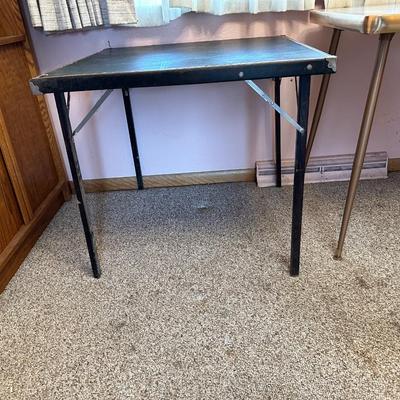 2 CARD TABLES