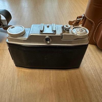 VINTAGE ANSCO CAMERA AND VINTAGE HEILAND PREMIER CAMERA