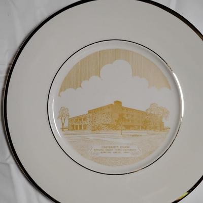 Collectable Vintage Tins and plates