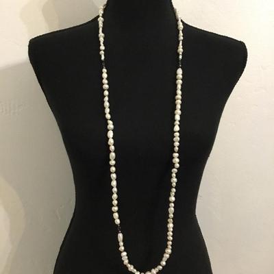 Beautiful vintage, genuine pearl, freshwater pearl necklace