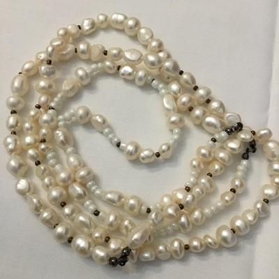 Beautiful vintage, genuine pearl, freshwater pearl necklace
