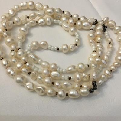 Beautiful vintage, genuine pearl, freshwater pearl necklace