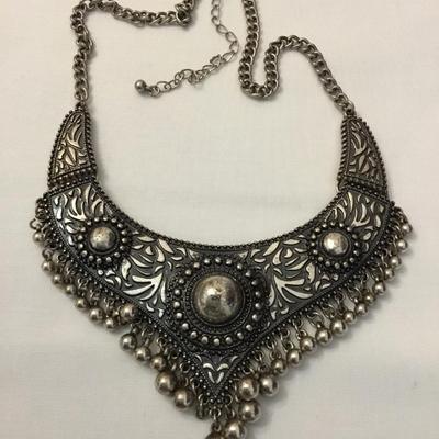 Cute, gunmetal, gray and silver toned BoHo statement, necklace