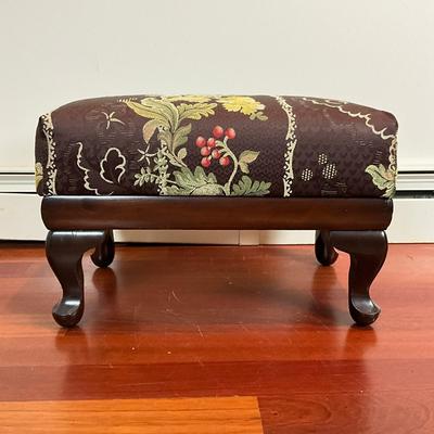 DR456 Upholdstered Covered Footstool With Open Top