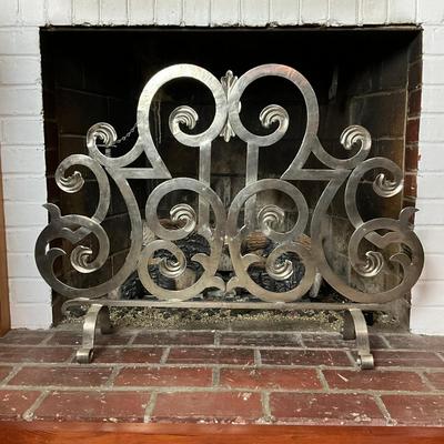 DR461 Decorative Scrolling Fireplace Metal Screen