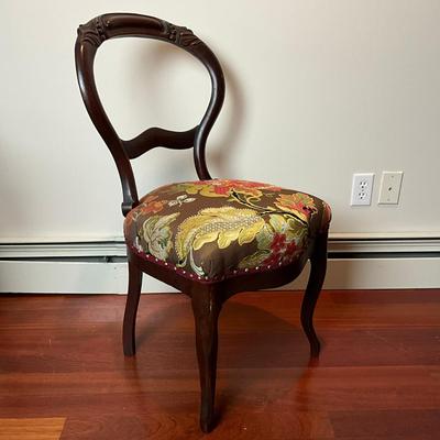 DR465 Antique Mahogany Dining Room Round Table with 6 Antique Balloon Back Chairs