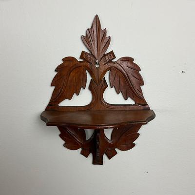 DR467 Antique Victorian Wall Shelves