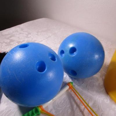 Child's Bowling game, horseshoes, & clackers