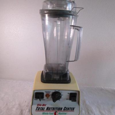 Vintage Vitamix 5000 Total Nutrition center, yellow