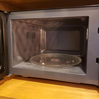 Magic Chef Microwave (K-KD)