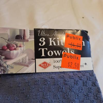 Black and Decker Dustbuster and More Household Items (LR-EL)