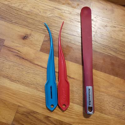 Large Utensil Lot - Kitchen Aid, OXO, Calphalon and More (K-KD)