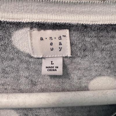 Neiman Marcus, Gap, J. Jill, and More Women’s Lightweight Sweaters - Size M-XL (GB2-DZ)