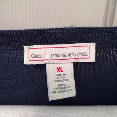 Neiman Marcus, Gap, J. Jill, and More Women’s Lightweight Sweaters - Size M-XL (GB2-DZ)
