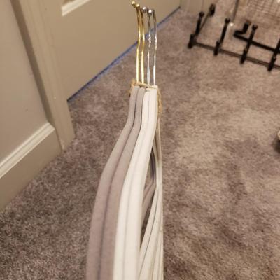 Closet and Clothes Storage (GB1-KD)