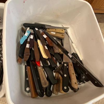 Kitchen ware, utensils, knives,pans