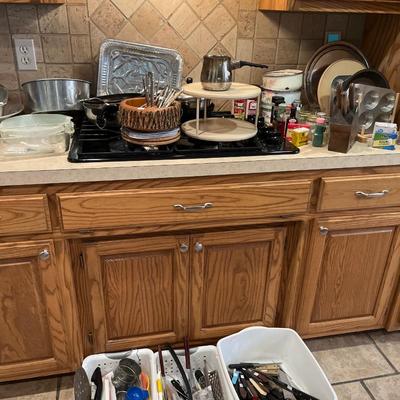 Kitchen ware, utensils, knives,pans