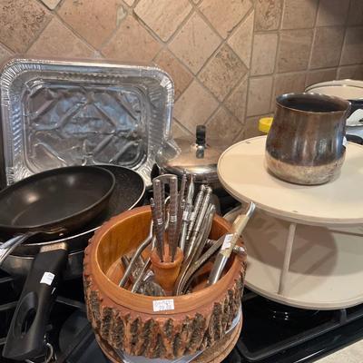 Kitchen ware, utensils, knives,pans