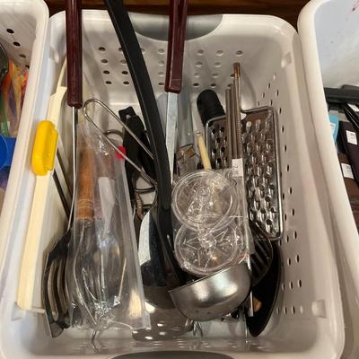 Kitchen ware, utensils, knives,pans