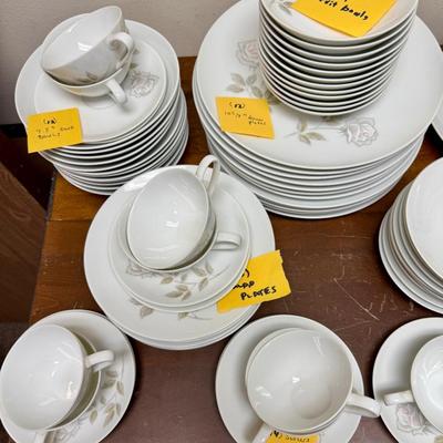 Noritake Japan EDENROSE 6343 Porcelain China 90-piece set of dishes