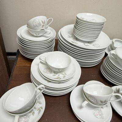 Noritake Japan EDENROSE 6343 Porcelain China 90-piece set of dishes