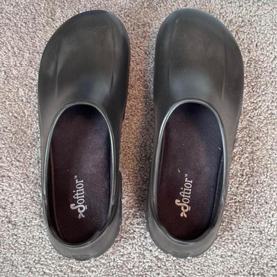 Birkenstock and Crocs Black Rubber Shoes - Women’s Size 11 (GB2-DZ)