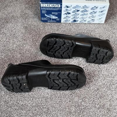 Birkenstock and Crocs Black Rubber Shoes - Women’s Size 11 (GB2-DZ)